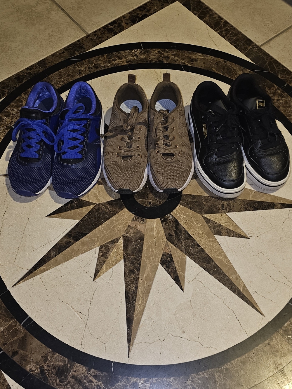 Bundle of women's sneakers